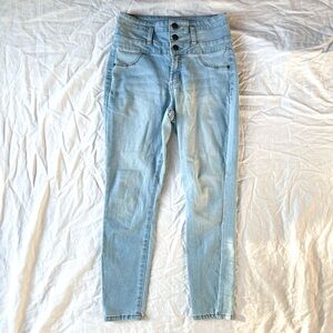 Rue21 High Rise Ankle Jegging Light Wash Size 6